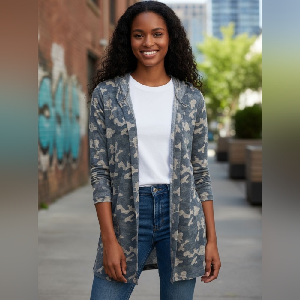 Nicole Miller Green and Cream Linen Cardigan